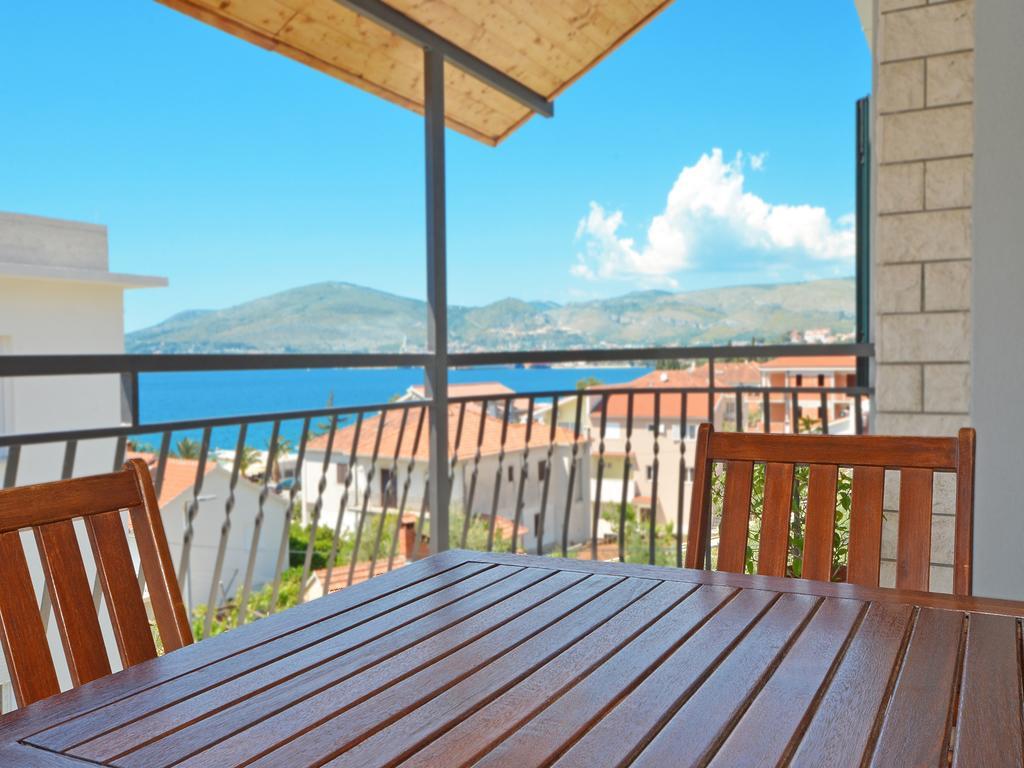 Apartment Vukadin Trogir Eksteriør bilde